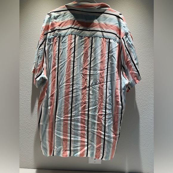 Forever 21 Men Stripes Button Up Shirt - Picture 2 of 2